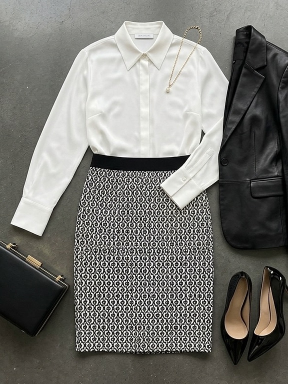 Gilli Black and White Geometric A-Line Skirt